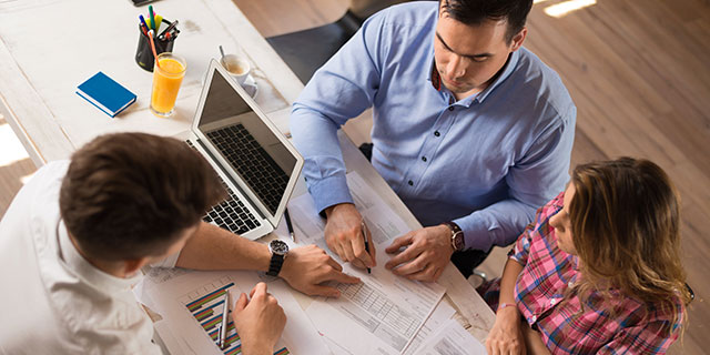 a couple getting help creating a tax plan